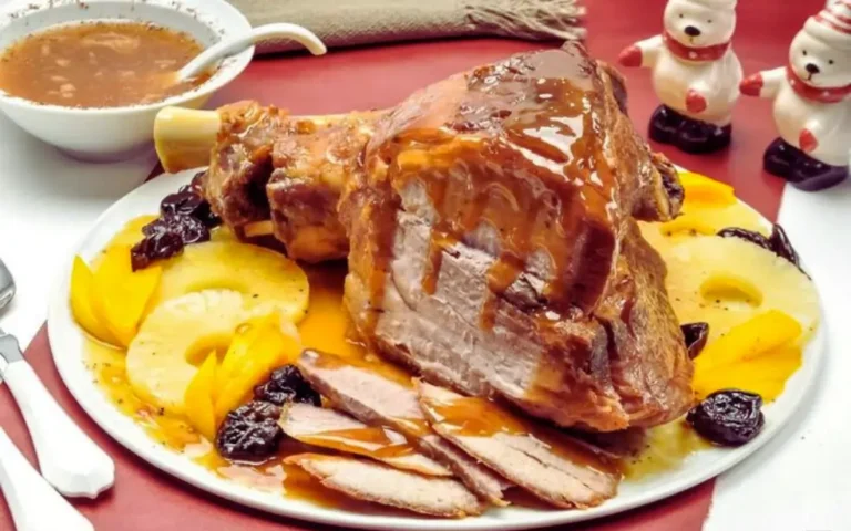 Pernil Assado com Molho de Abacaxi